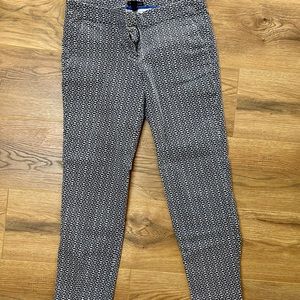 Womens cropped ankle pants - size 6